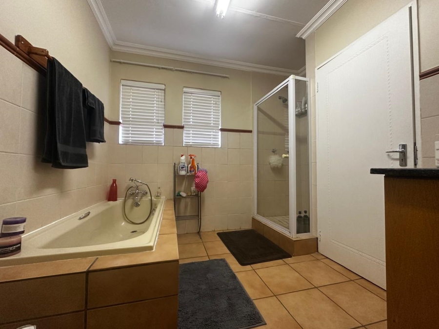 3 Bedroom Property for Sale in Heuwelsig Free State